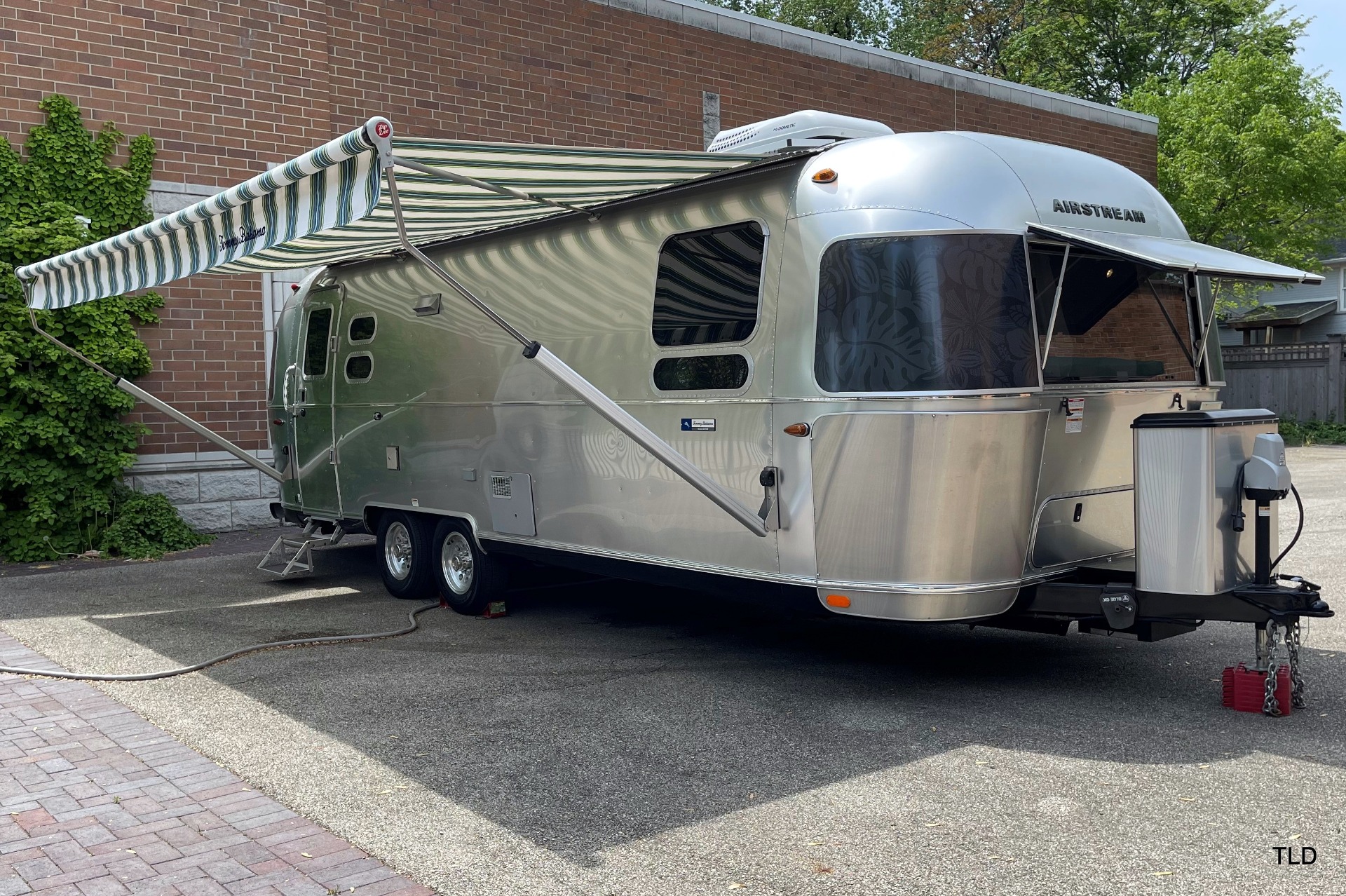 2018 Airstream 27FB Tommy Bahama Camper 