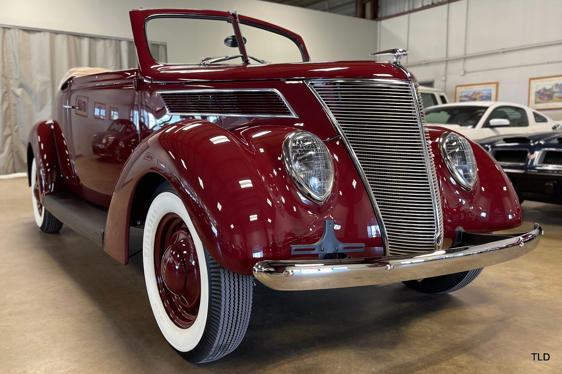 1937 Ford V-8 Roadster Deluxe