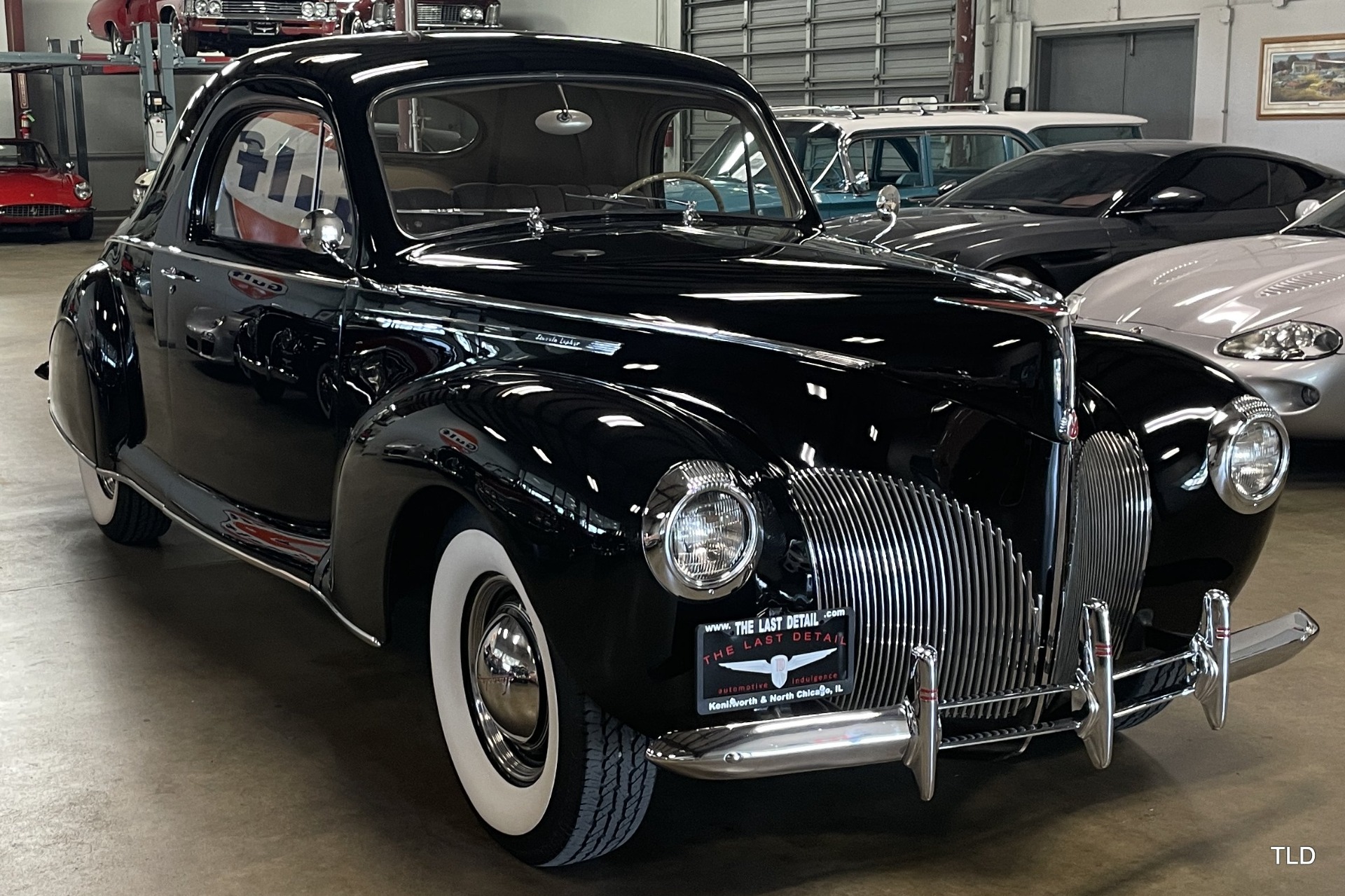 1940 Lincoln Zephyr 