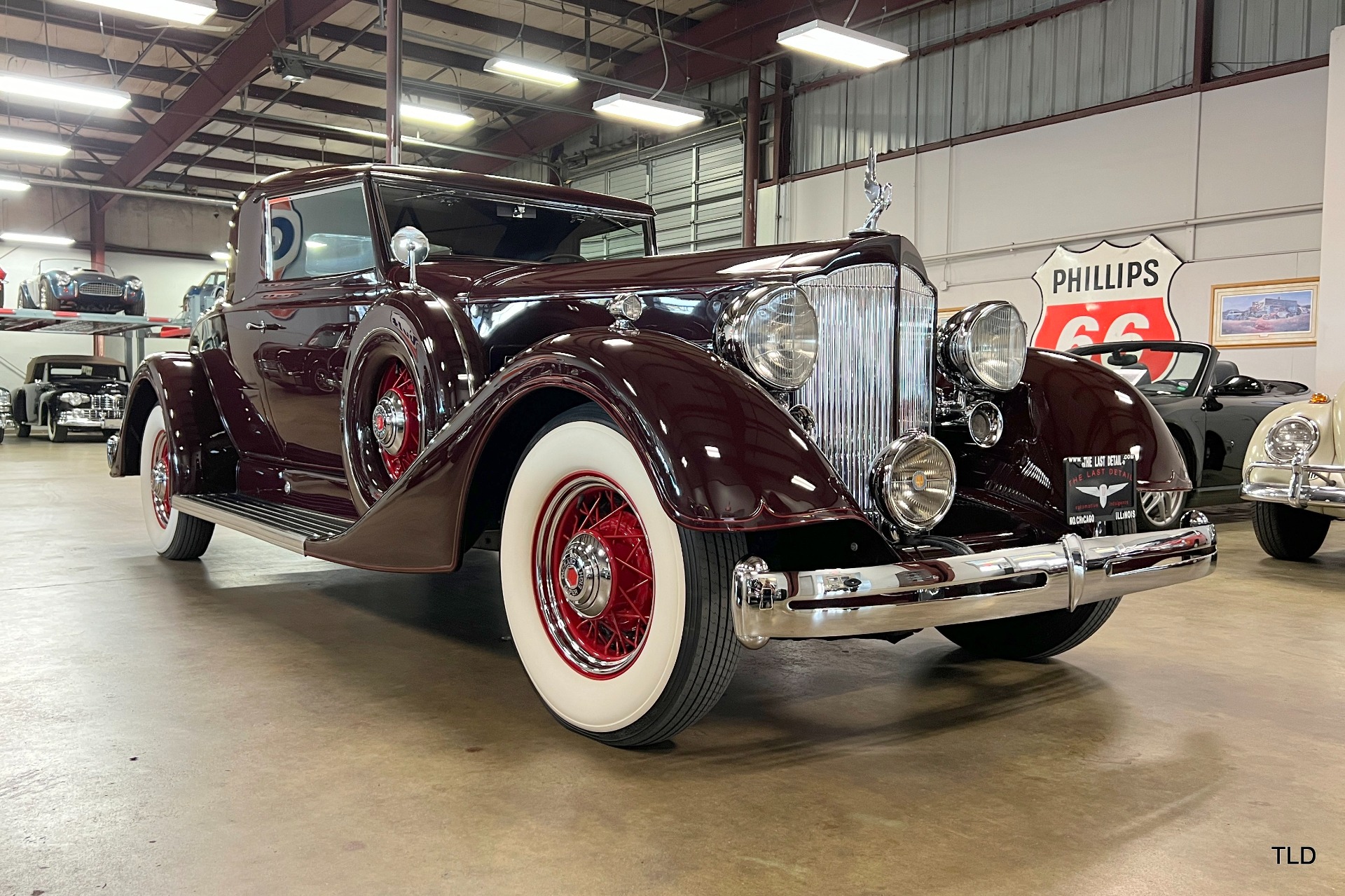 1934 Packard Super Eight 