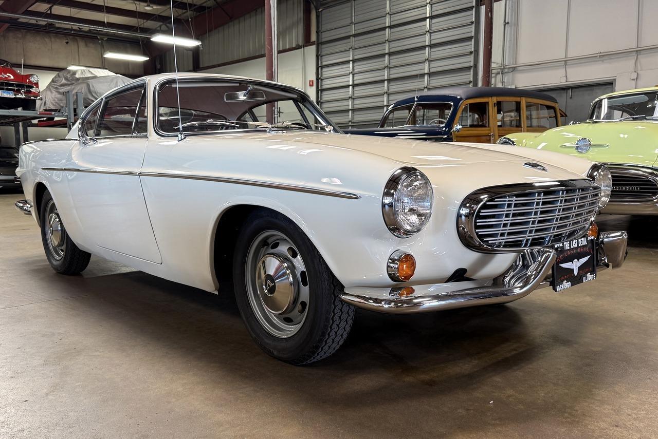 1968 Volvo P1800 