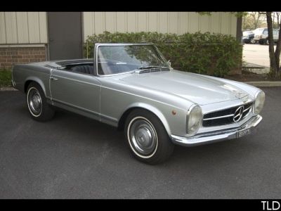 1967 Mercedes-Benz 230SL 