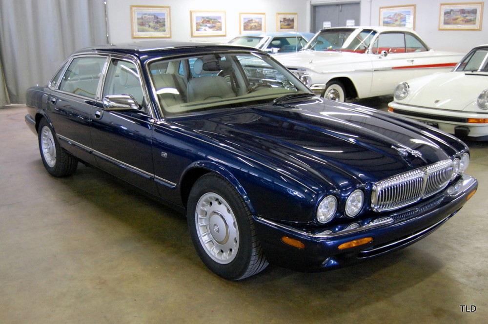 1998 Jaguar XJ8 Vanden Plas