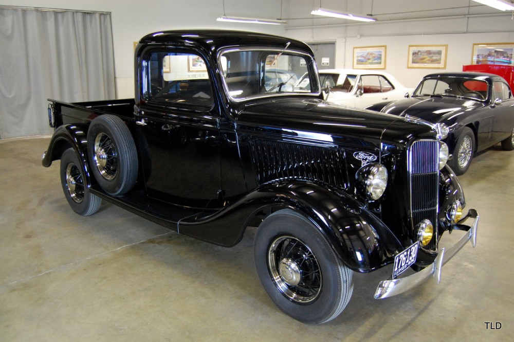 1936 Ford pickup replica