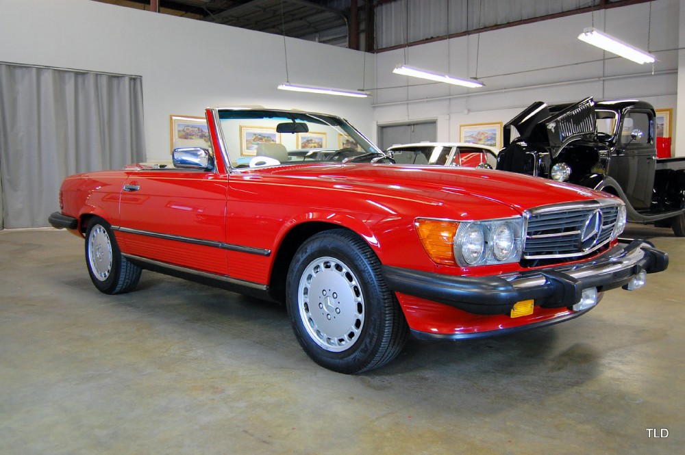 19 Mercedes Benz 560 Class 560sl